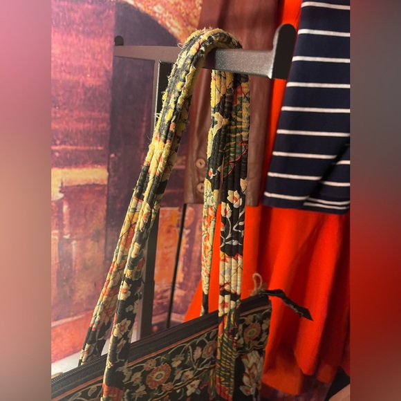 Vera Bradley Multicolor purse - Picture 3 of 5